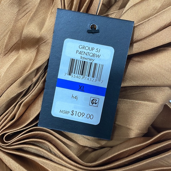 Pleated skirt - Picture 5 of 6